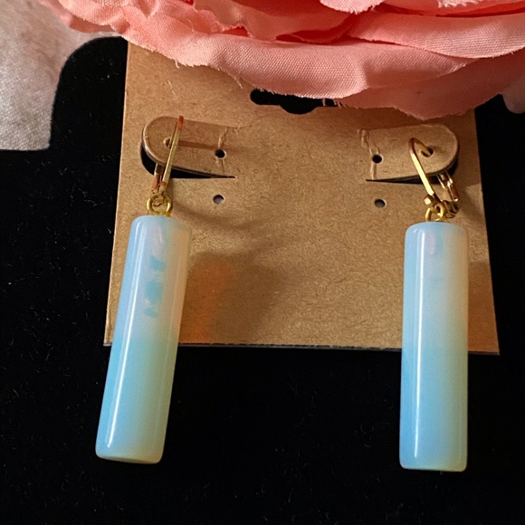 🌸NEW- Earrings🌸 - Picture 3 of 4